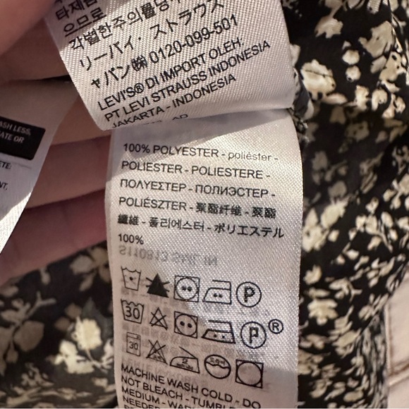 Levi’s Yvie statement blouse black and cream floral puff sleeve top - Picture 8 of 8